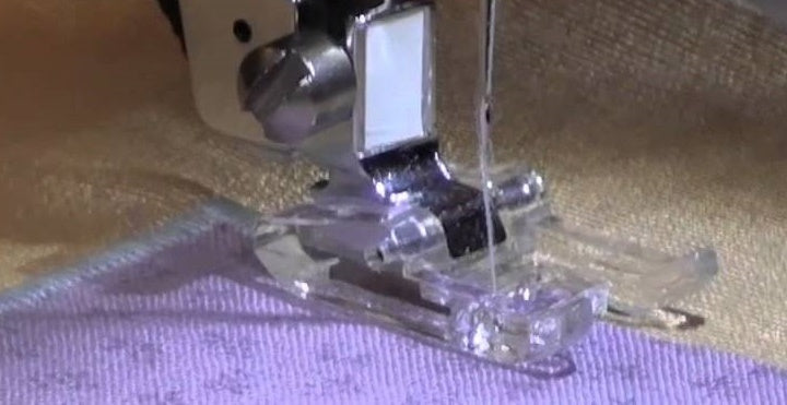 CLEARVIEW FOOT FOR HORIZONTAL BOBBIN 7MM Brother SA145, will fit all snap-on usa