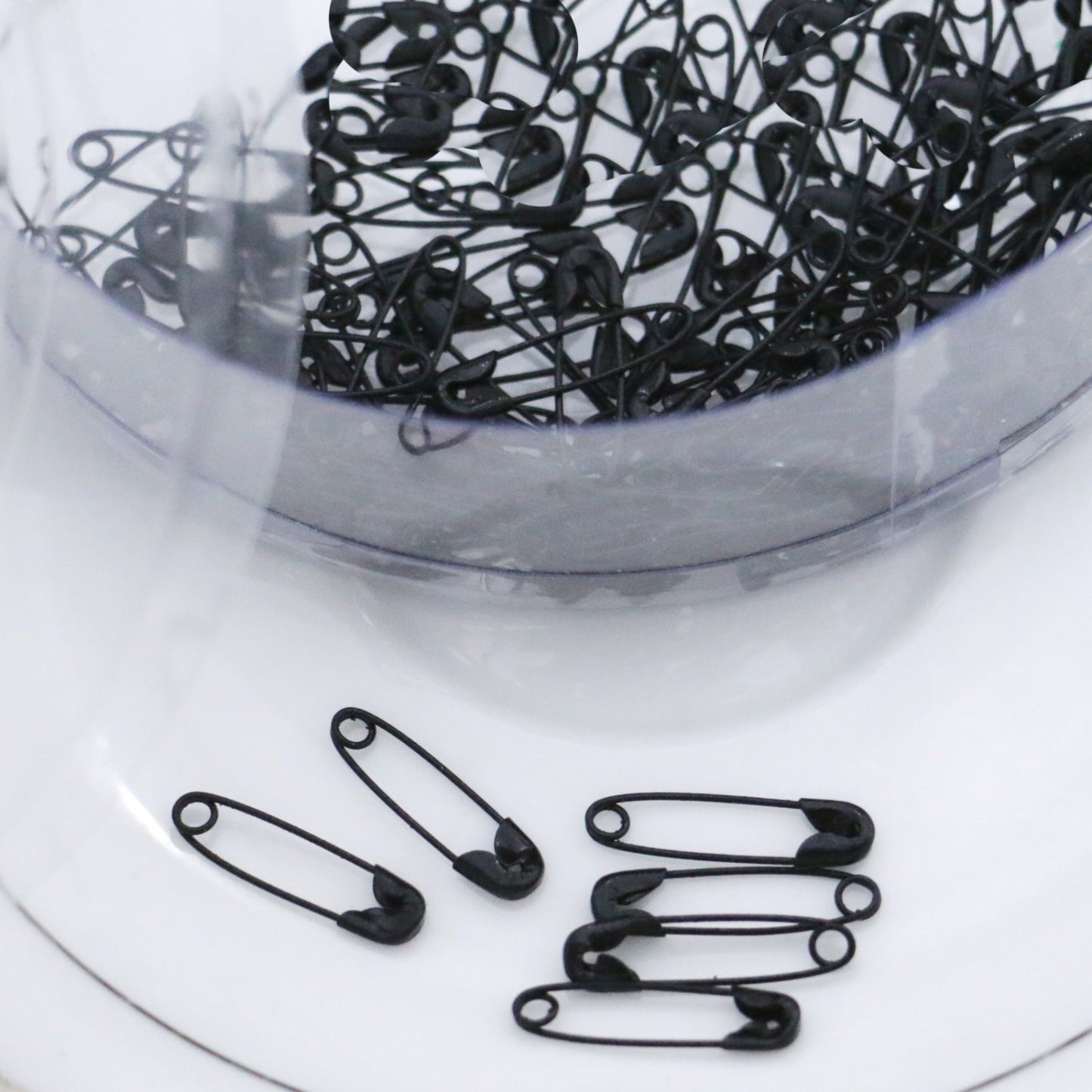Safety Pins Black painted  #00 3/4" 1440 PCs per bag great for hand tag crafts