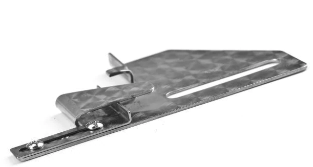 ADJUSTABLE CLOTH GUIDE USED FOR 2 OR 3 NEEDLE COVERSTITCH MACHINE DAYU205