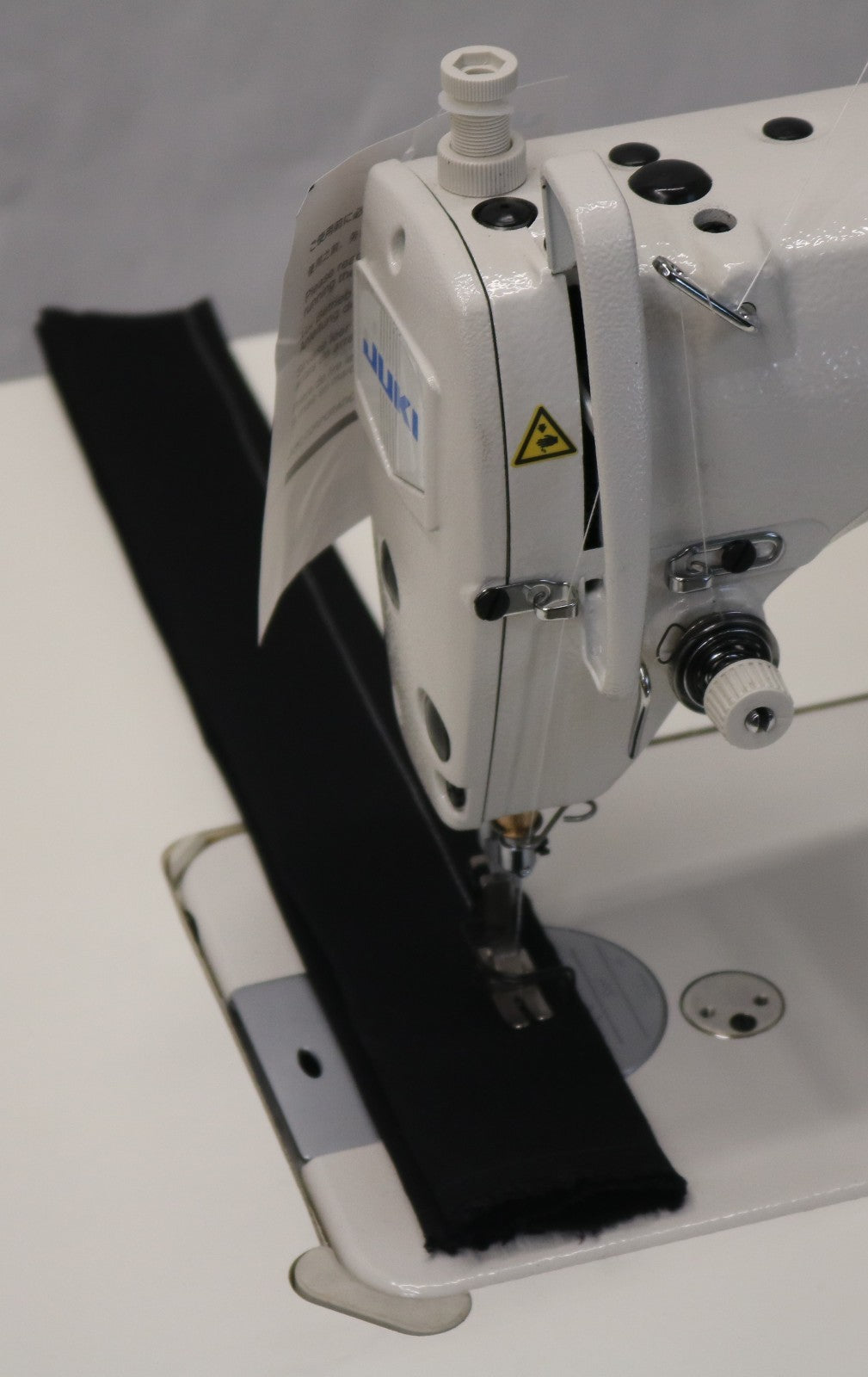 Juki DDL-8700 Single Needle  SEWING Complete With Stand,Servo Motor & LED LAMP