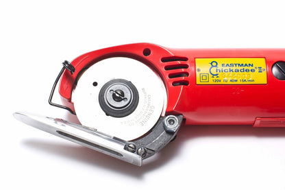 Eastman Chickadee Model D2 Lightweight Powerful Shearing The smallest round knif