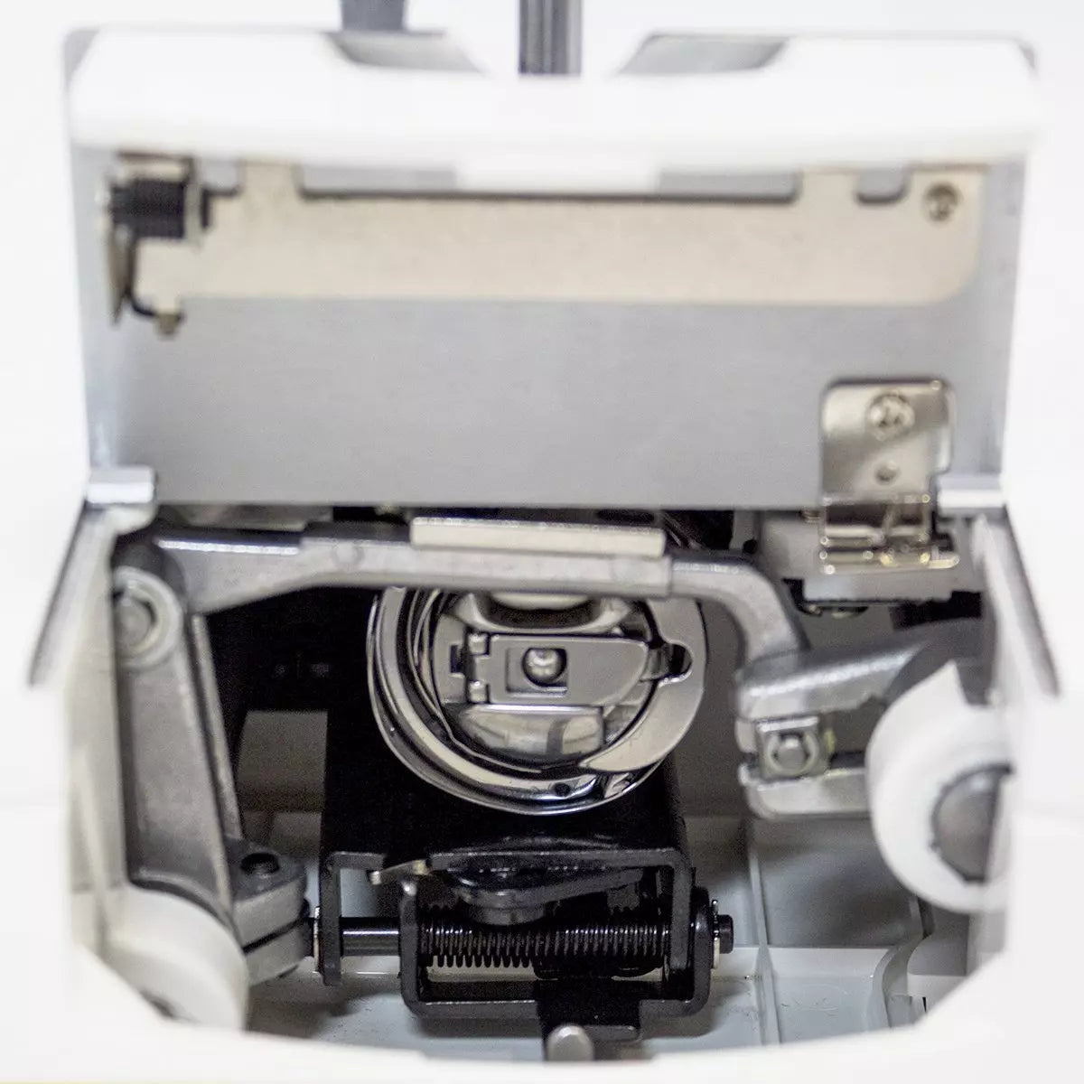 JUKI TL-2010Q 1 Needle Lockstitch Mid-Arm Portable Quilting and Piecing Machine with Automatic Thread Trimmer and Speed Control