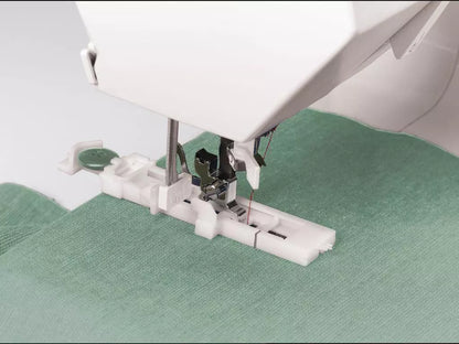 Singer Tradition 2277 Essential Mechanical Sewing Machine (23 Built-in Stitches)