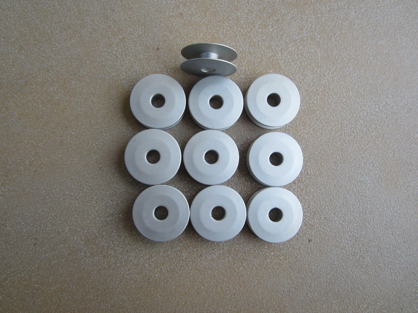 SimSel 10 Aluminum Bobbins #B1811-771-000 for Singer Buttonhole and Brother Sewing Machines