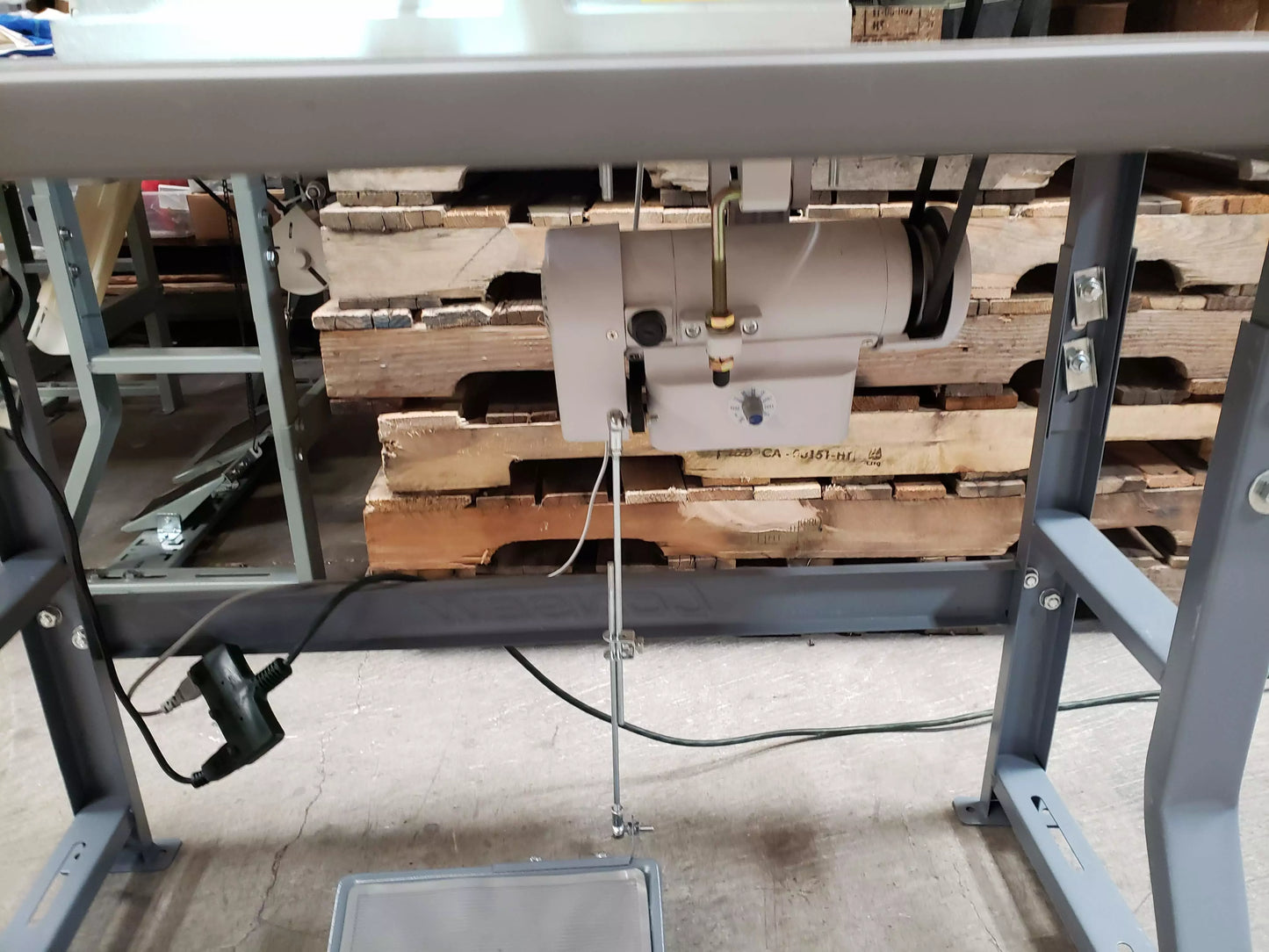 Consew DCS-S4 Industrial Leather Skiving Industrial Sewing Machine