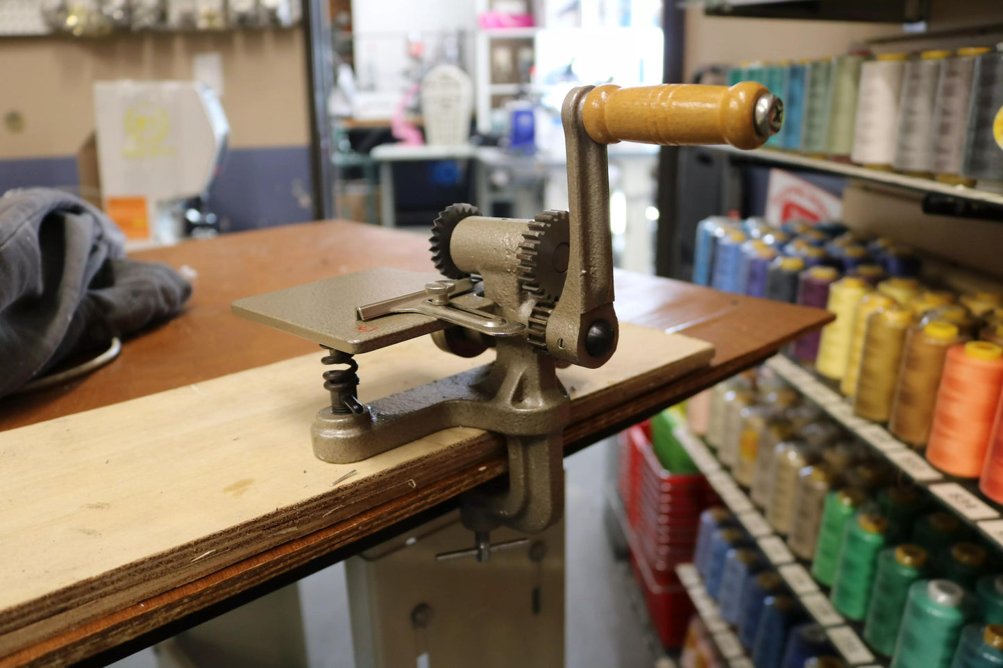 Pinker Pinking Machine Hand Crank Fabric Leather Cutter