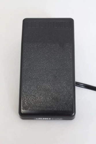 JUKI MCS-1500N Cover and Chainstitch Sewing Machine