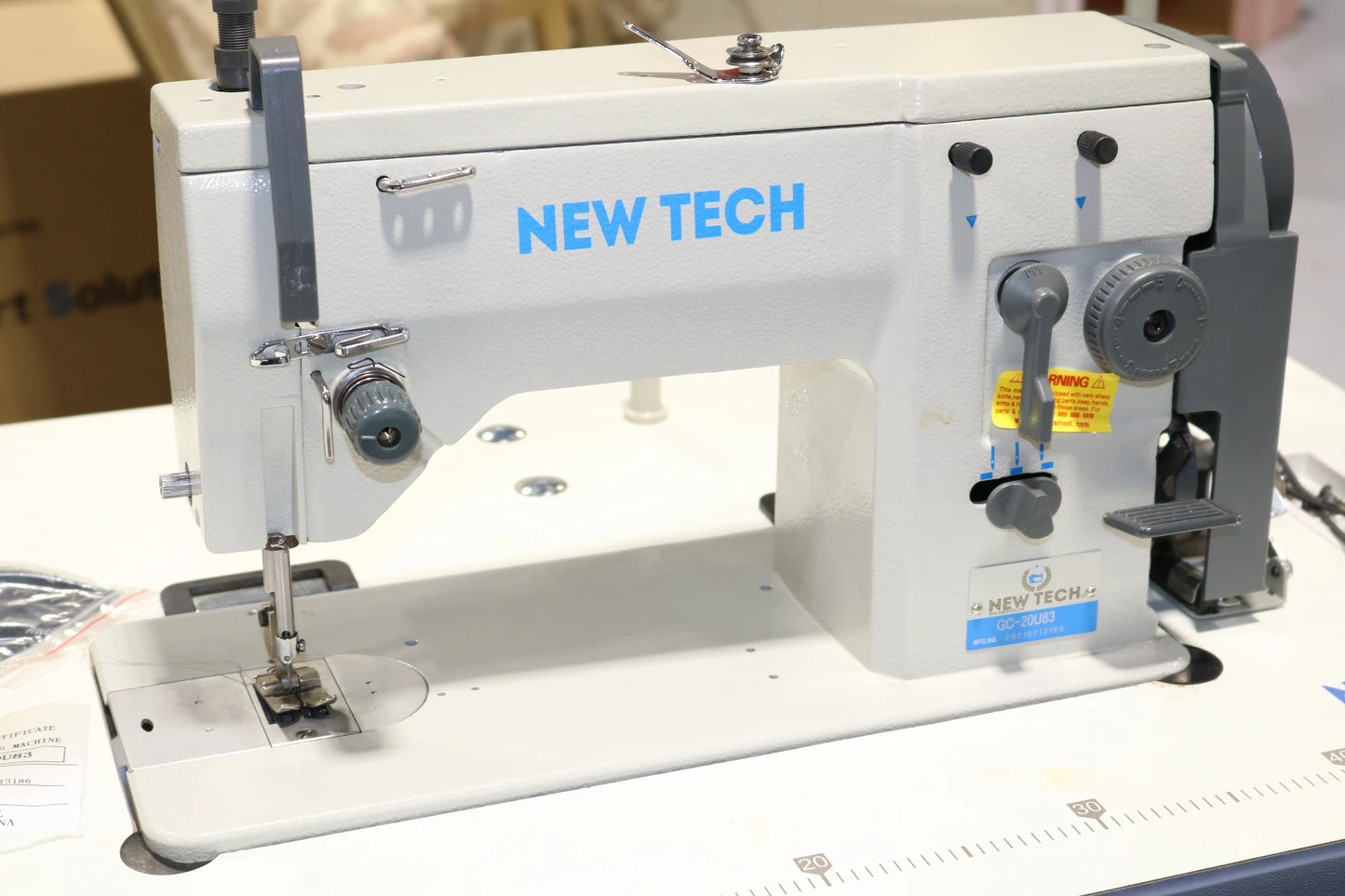New-Tech GC-20U83 Industrial Zig-Zag & Straight Stitch Industrial Sewing Machine