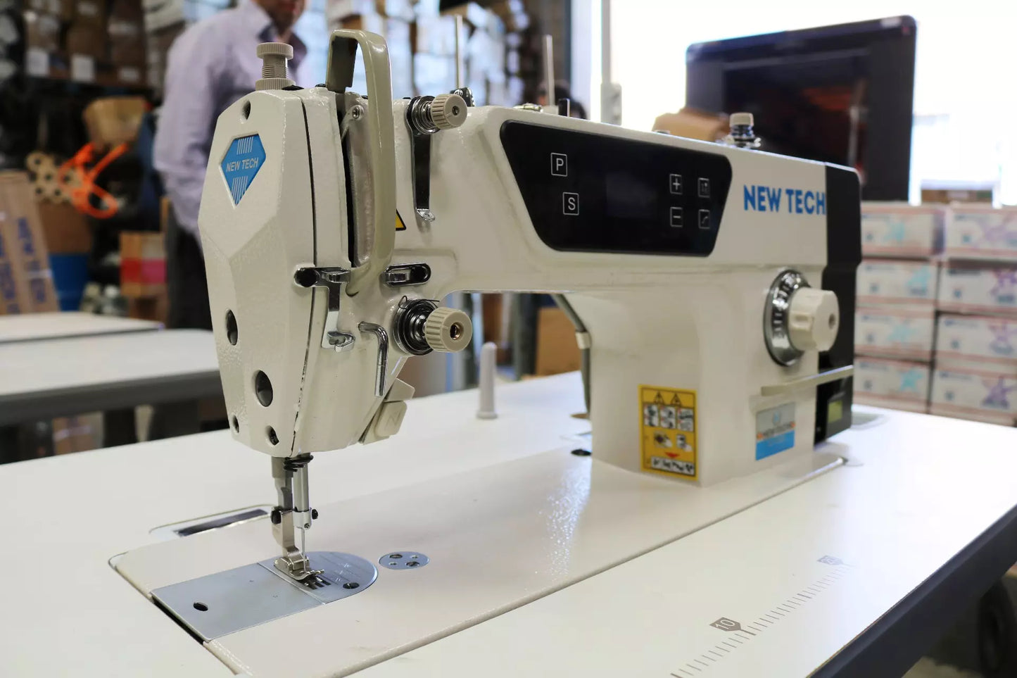 New-Tech GC-8700-D Direct-Drive High-Speed Single Needle Lockstitch Industrial Sewing Machine – Complete Set with Table & Integrated Servo Motor