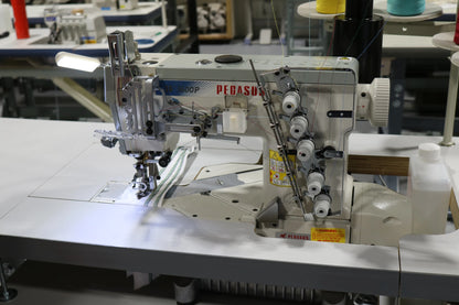 Pegasus W3664P-01G 5 Thread Coverstitch Oil Barrier Cylinder Bed Industrial Interlock Stitch Machine With Table and Servo Motor