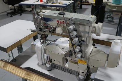 Pegasus W3664P-01G 5 Thread Coverstitch Oil Barrier Cylinder Bed Industrial Interlock Stitch Machine With Table and Servo Motor